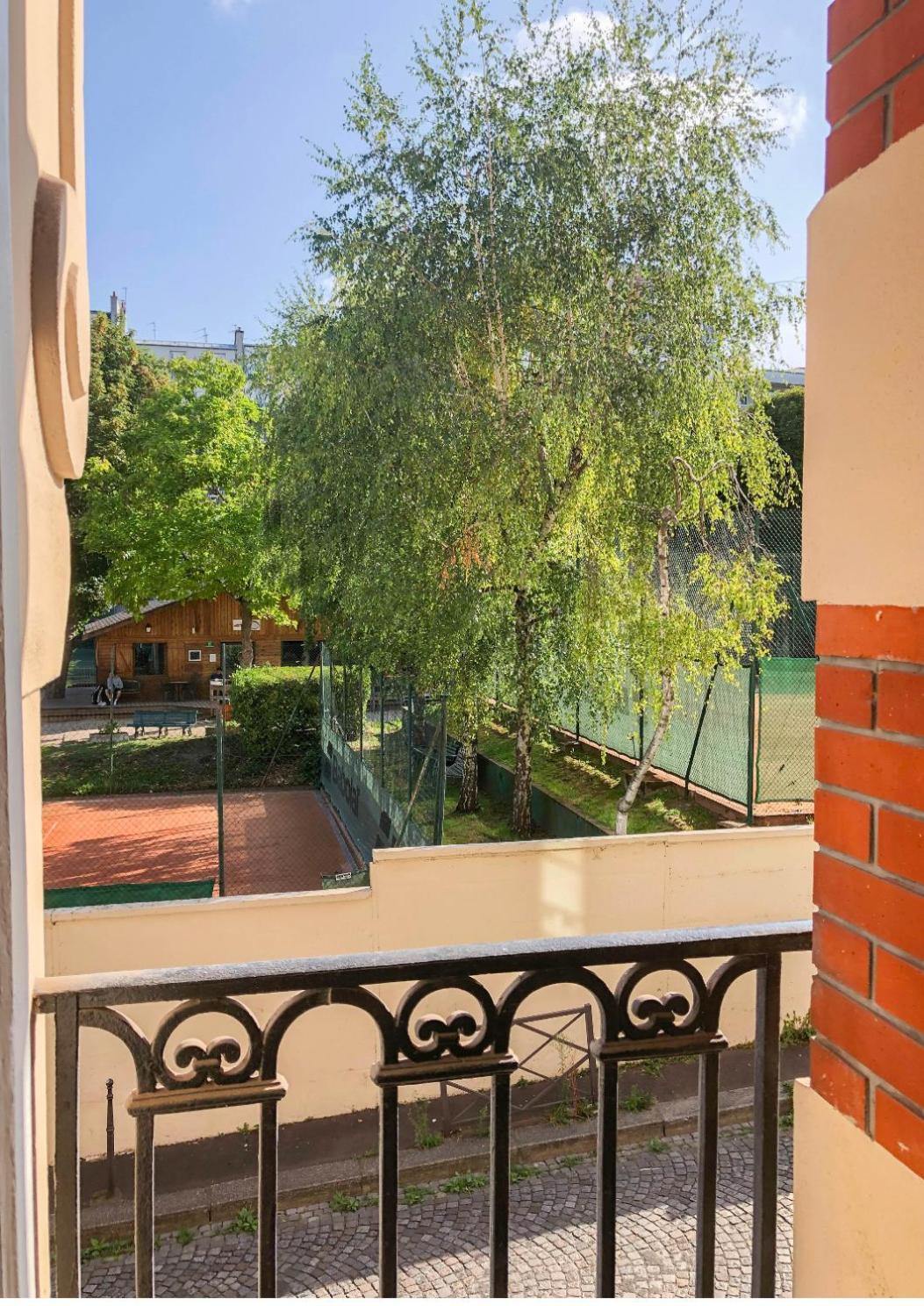 Appartamento Bright & Cozy With Balcony